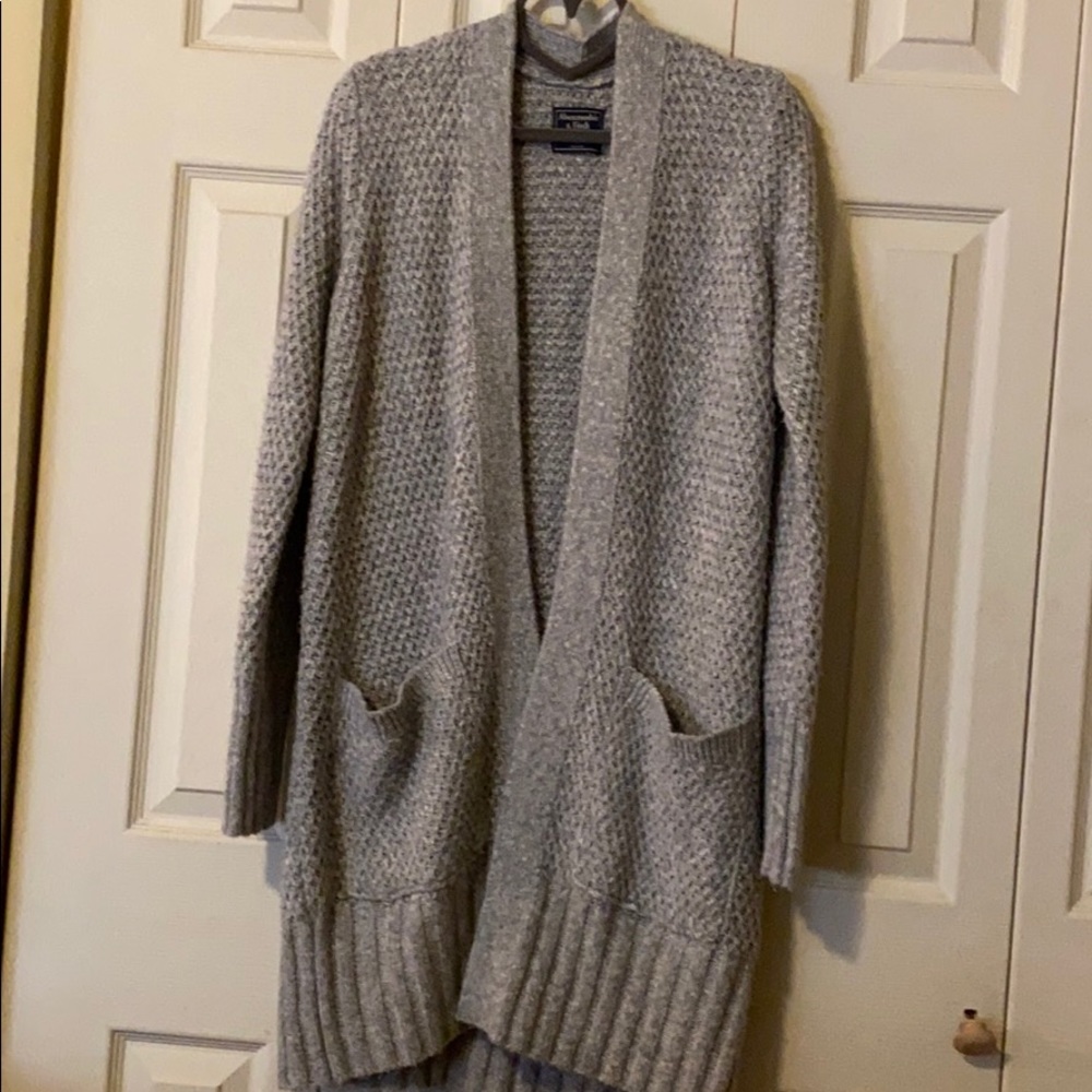 Gray sweater size Medium-Abercrombie &Fitch